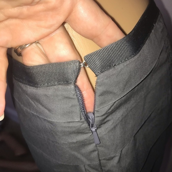 J. Crew Gray Ruffle Dress Shorts – Size 0 - Picture 3 of 7